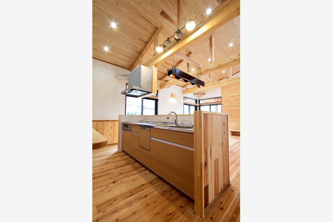 隈元智子が撮影した「家」の写真