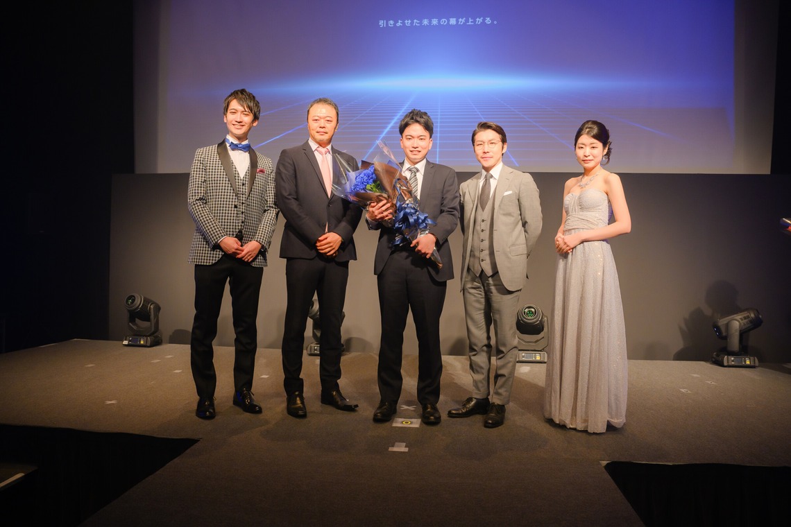 上野貢希が撮影した「企業総会写真撮影」の写真