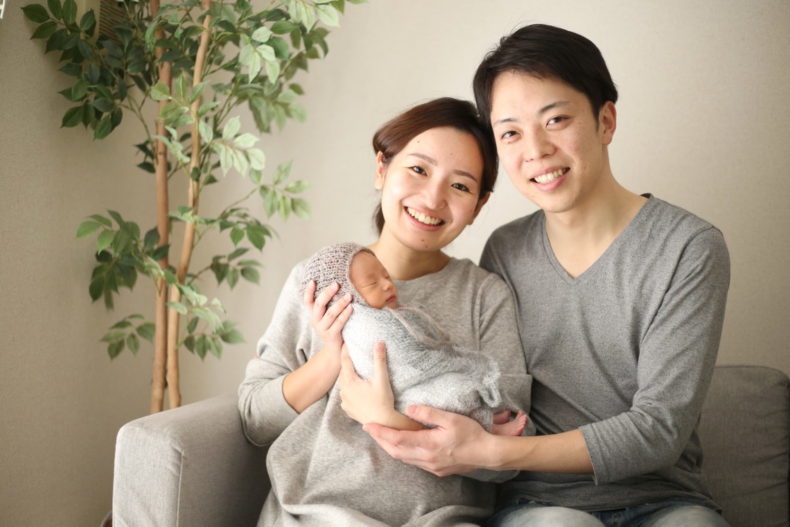 出張撮影HUG TIMEが撮影した「ニューボーンフォト＠ご自宅」の写真