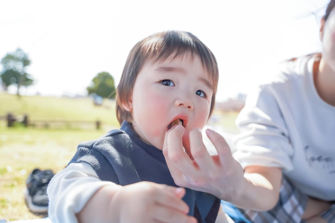 尾田惇吾が出張撮影した家族写真(キッズ,ベビーフォト)などが写った「BABY PHOTO」の家族写真