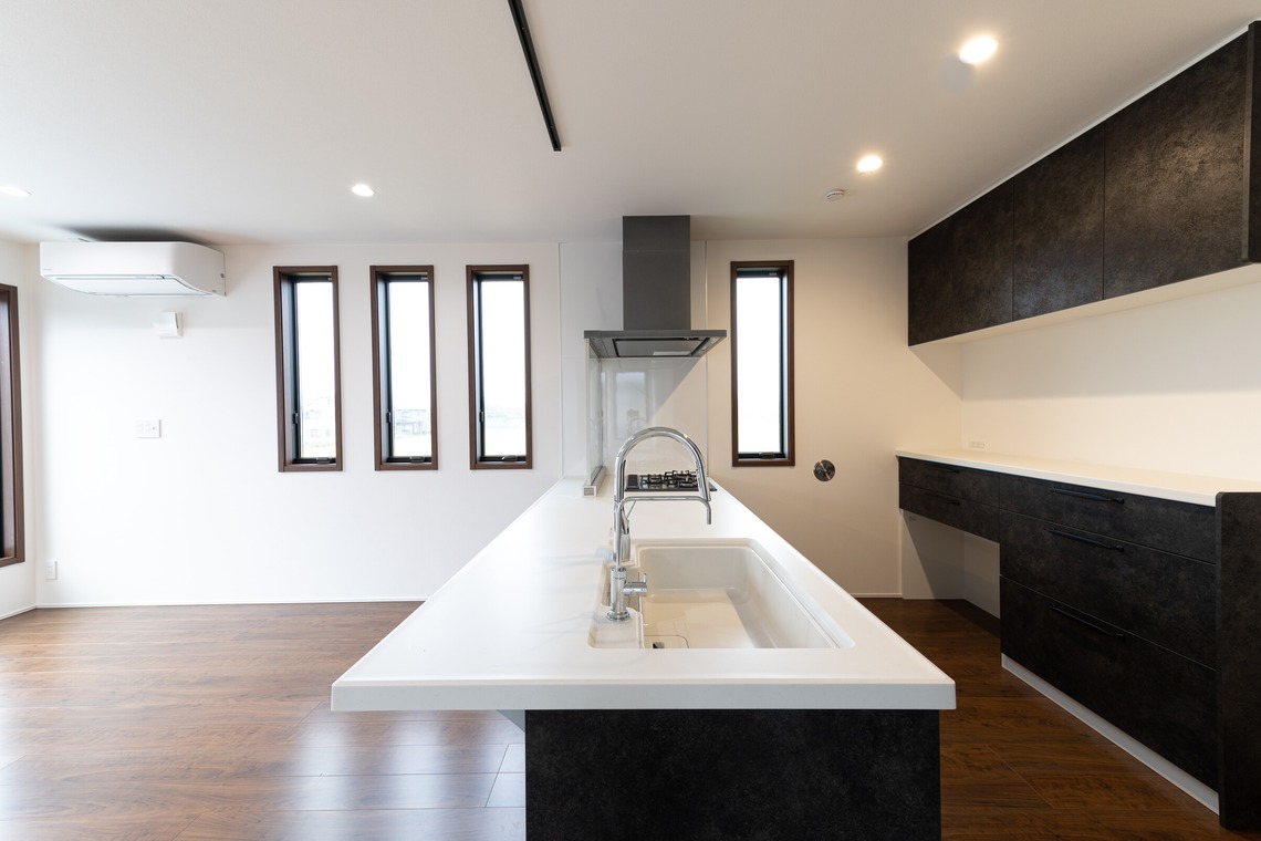 小倉里奈が撮影した写真のアルバム「建築/竣工」