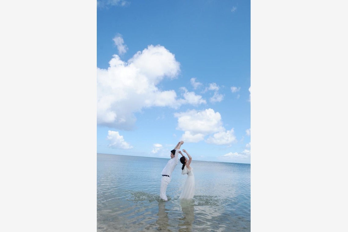 Avenir（山宮 敏明）が撮影した「海の中でフォトウェディング」の写真
