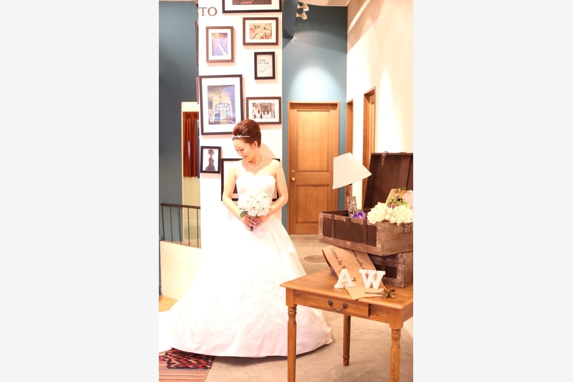 ウェディングアベニューが撮影した「アトリエスタジオ　洋装」の写真