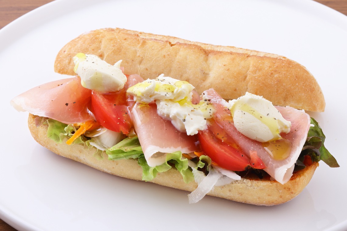 森安　照が撮影した「ハンバーガー・ドッグ・サンド」の写真