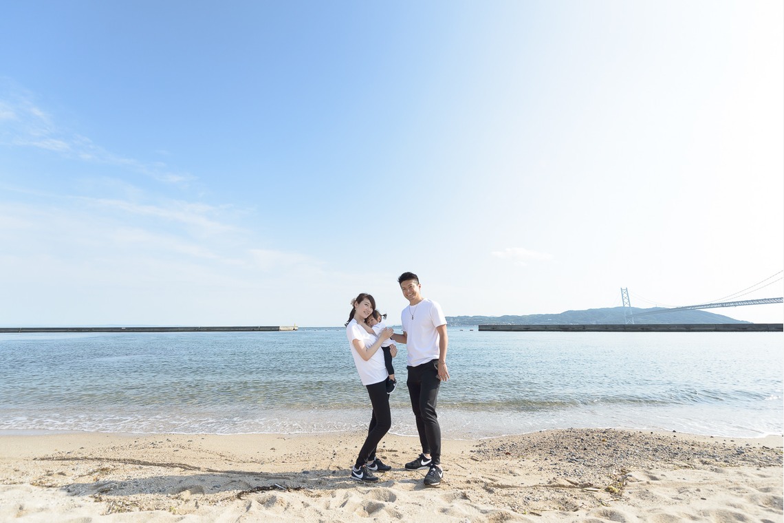 ライトハウスフォトが出張撮影した家族写真(キッズ,ベビーフォト)などが写った「1st Birthday＠神戸・舞子公園」の家族写真