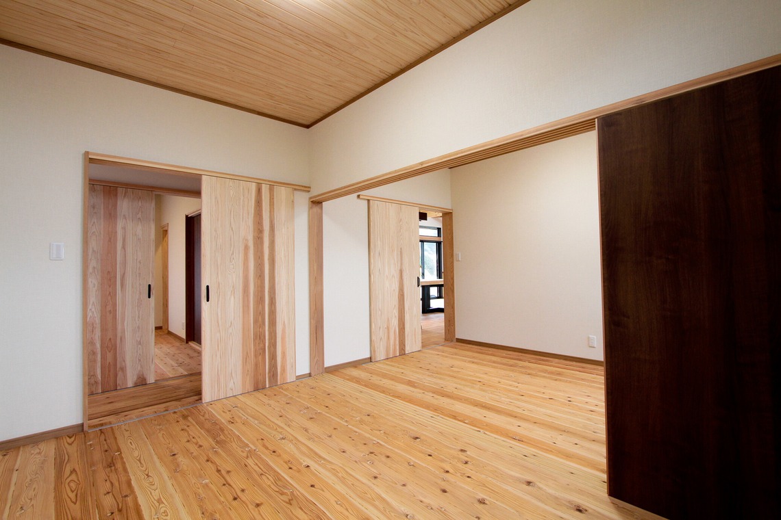 隈元智子が撮影した「家」の写真