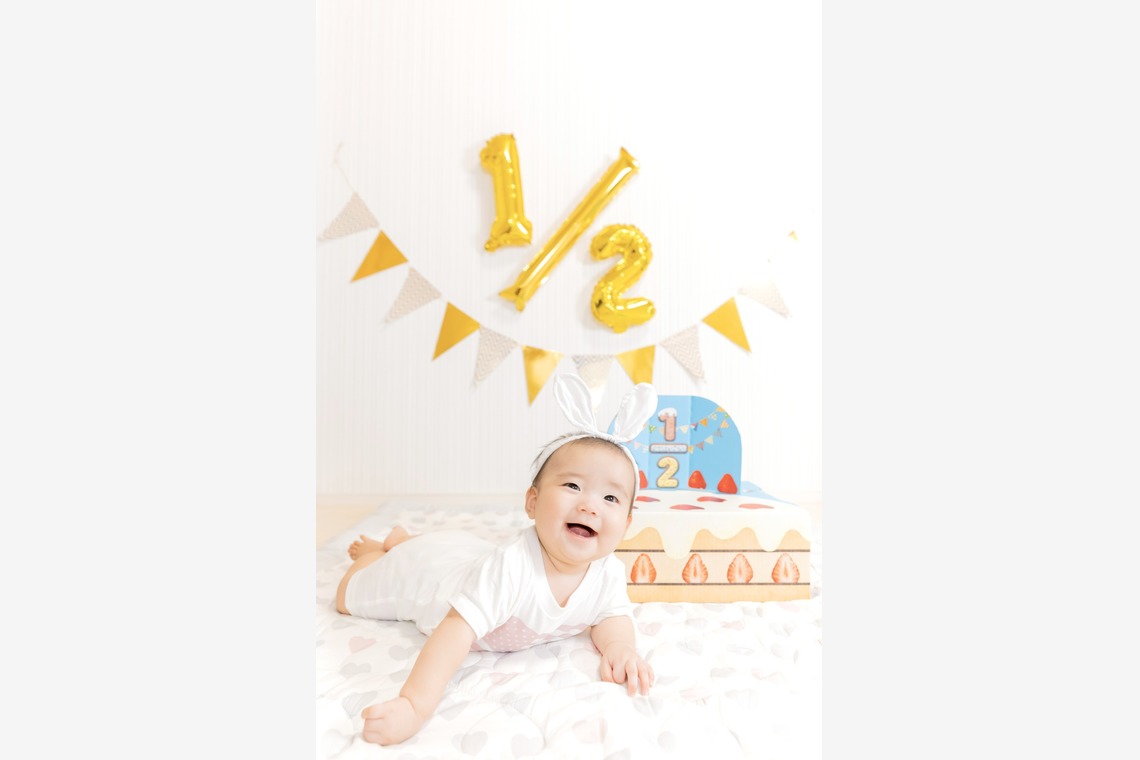 FILMIEREが出張撮影した家族写真(キッズ,ベビーフォト)などが写った「バースデーフォト」の家族写真