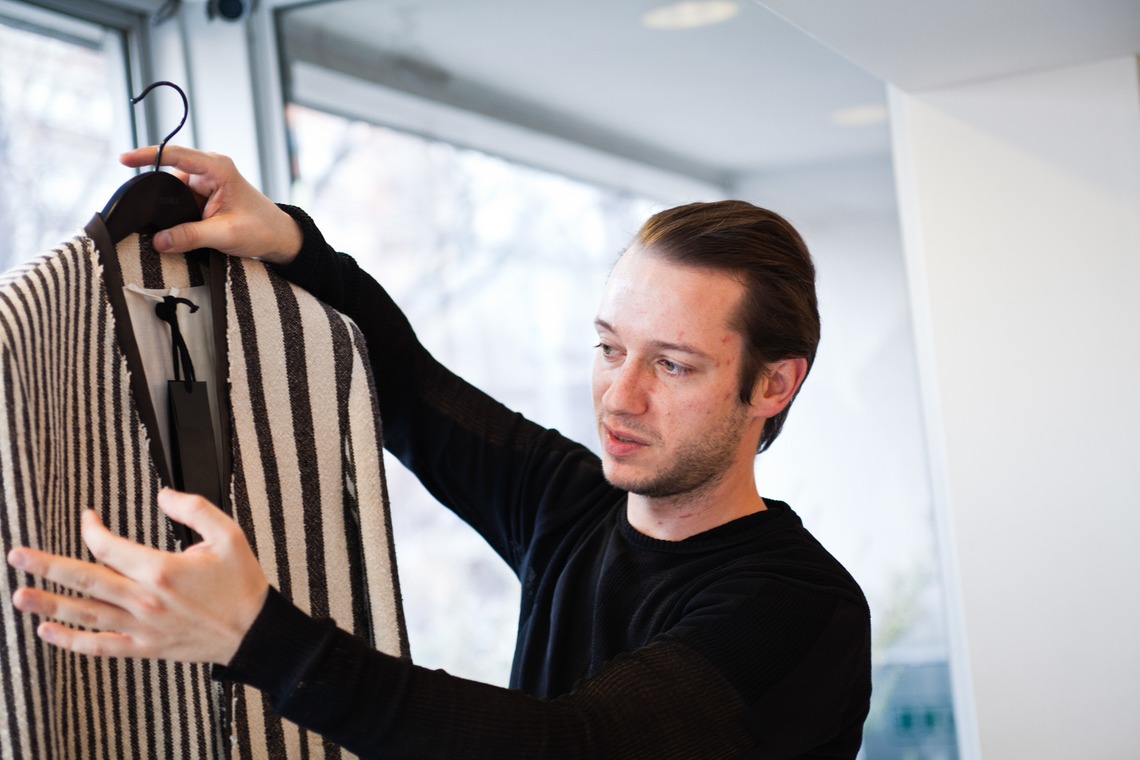 小浜守也が撮影した「インタビュー＆ポートレイト」の写真