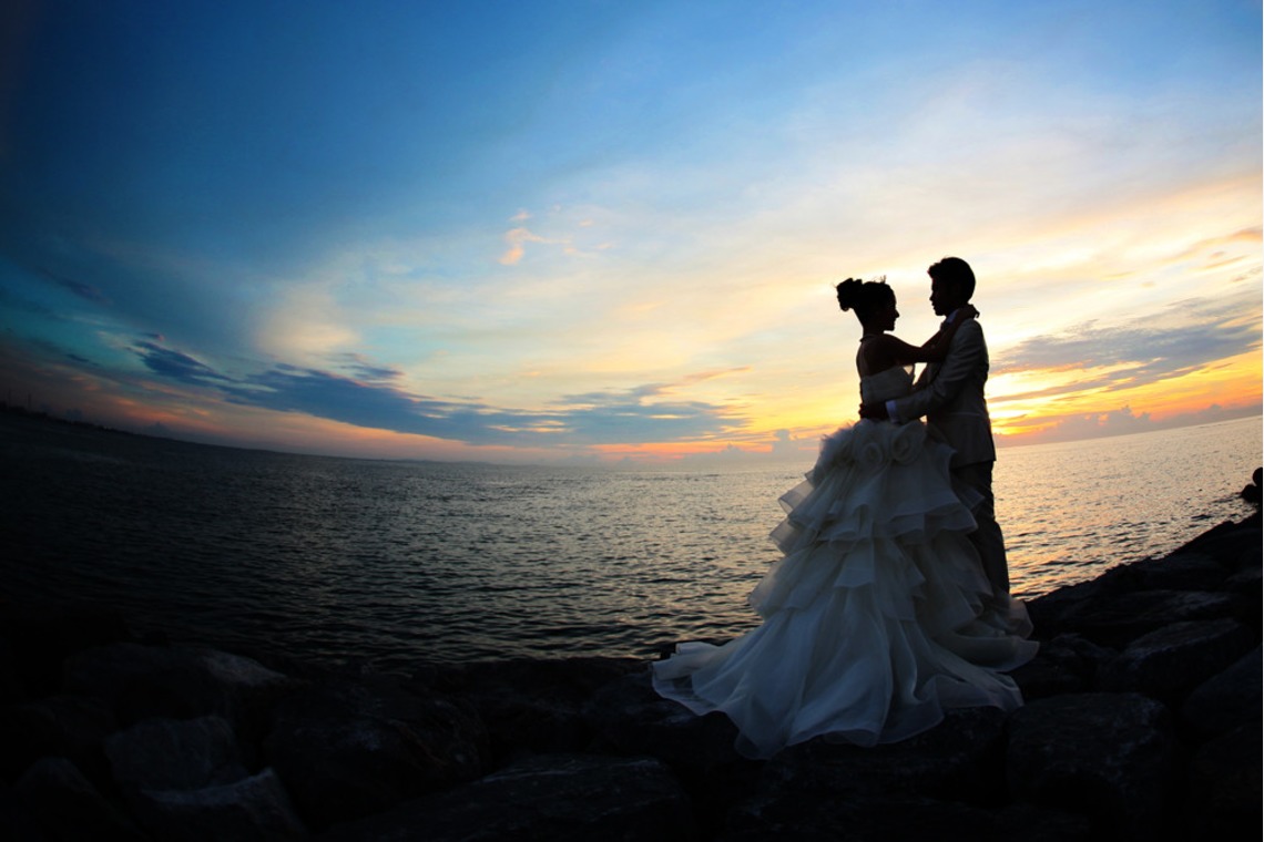ウエディングラウンジが撮影した「サンセットウェディングフォト」の写真