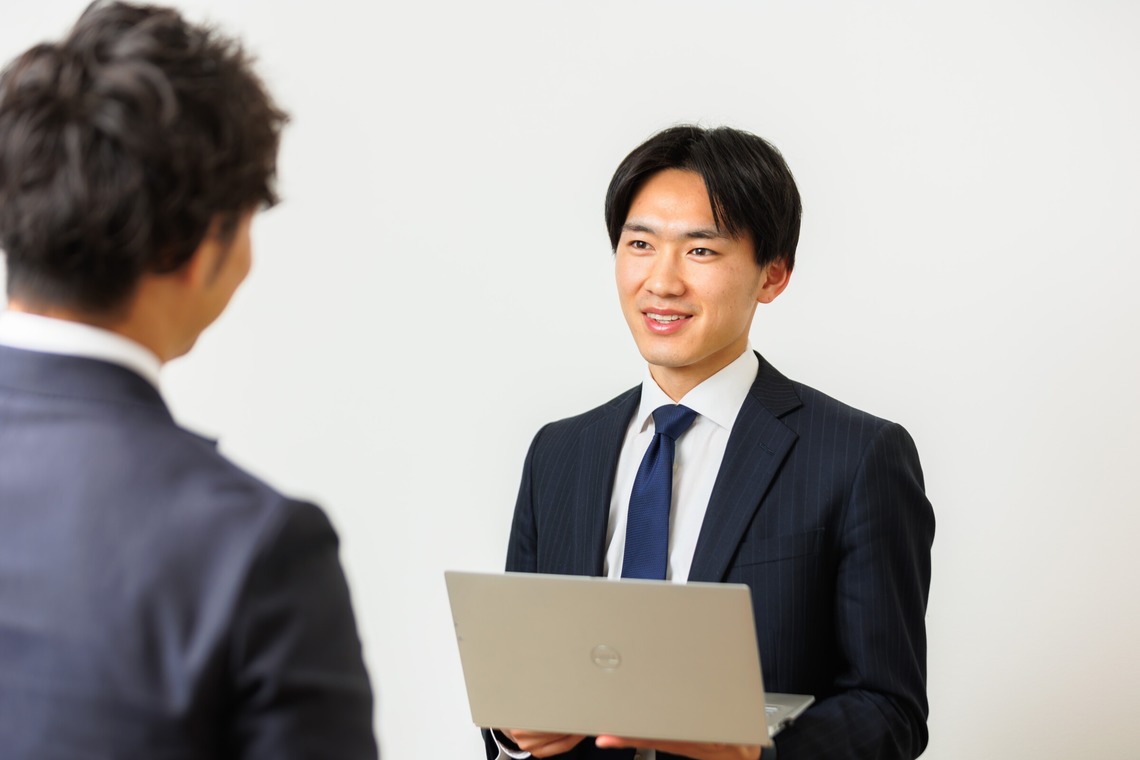 松井シンジが撮影した「インタビュー・ミーティング撮影」の写真