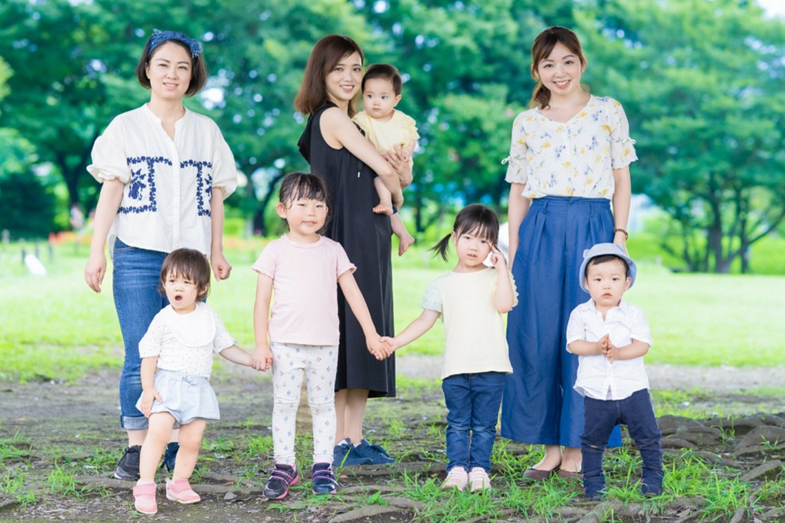 CREATIVE HOUSEが出張撮影した家族写真(キッズ,ベビーフォト)などが写った「ファミリーフォト出張撮影」の家族写真