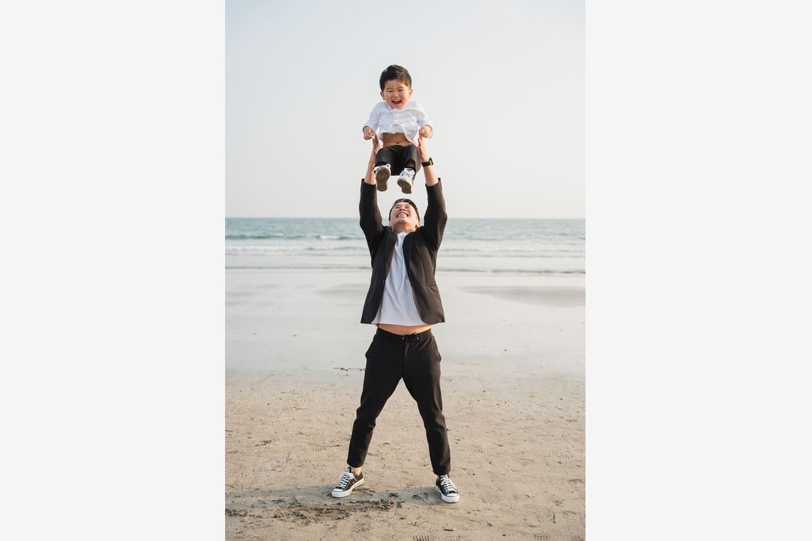 Album of the Location Photo Shoot taken by ICHI PHOTO - Post-shooting at Yuigahama Beach in Kamakura