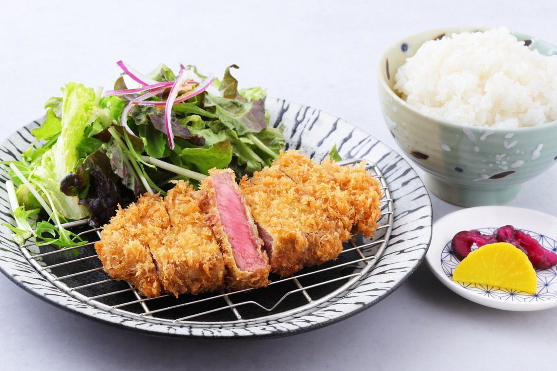 森安　照が撮影した「ステーキ・ハンバーグ・カレー・オムライス・弁当・レストランメニュー」の写真