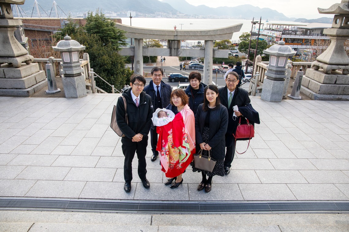 岩坪眞一郎が出張撮影した家族写真(キッズ,ベビーフォト)などが写った「下関お宮参り」の家族写真