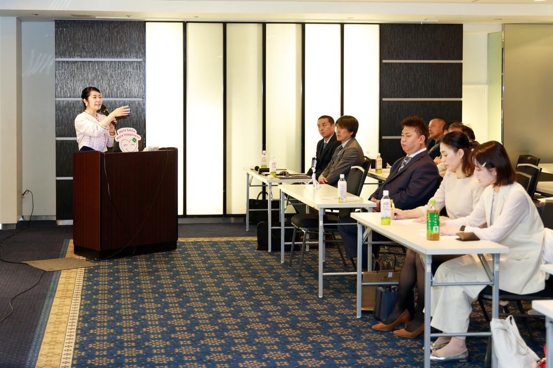 真方　祥が撮影した写真のアルバム「セミナー」