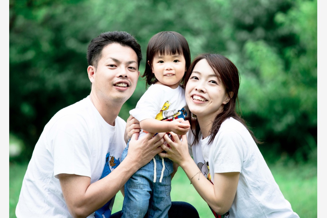 松井シンジが撮影した「家族写真（屋内・屋外）」の写真