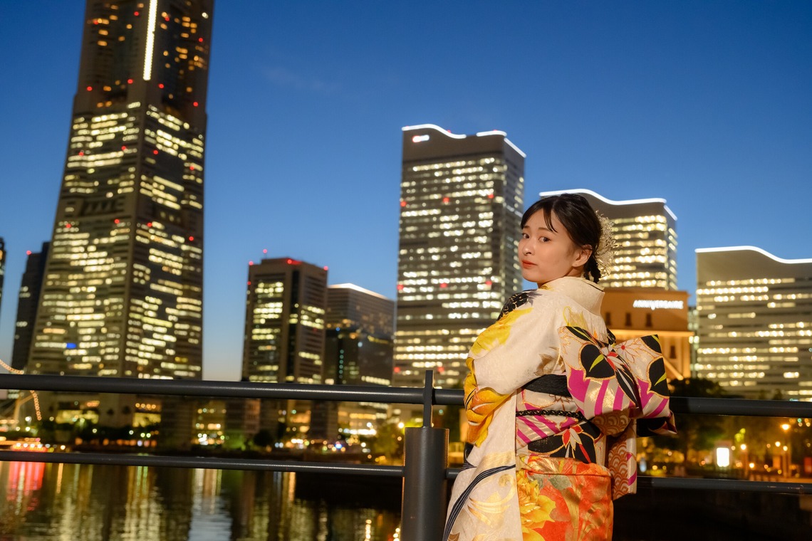 中川昌幸が撮影した「イルミネーションと振袖姿」の写真