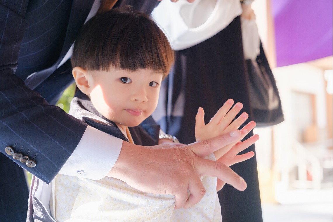 高夏写真店が出張撮影した家族写真(キッズ,ベビーフォト)などが写った「七五三の撮影」の家族写真