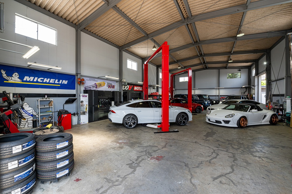 吉田佳央が撮影した「自動車修理工場コーポレートサイト撮影」の写真