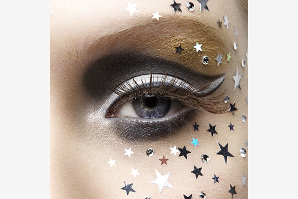 西城 泰輔が撮影した写真のアルバム「BOOK」