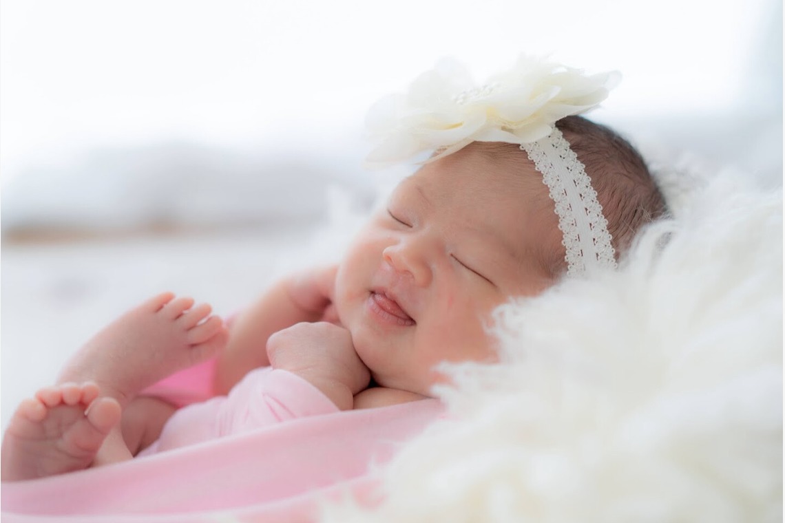 フォトラビが撮影したニューボーンフォトのアルバム「ご自宅でニューボーンフォト」