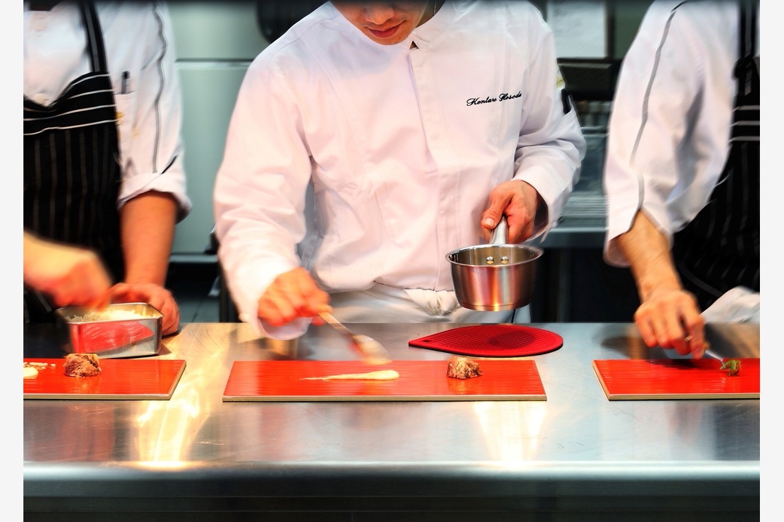 森安　照が撮影した「ホテル・レストラン（料理・ワイン・シャンパン・シェフ・ホールスタッフ・内観・イメージカット）」の写真