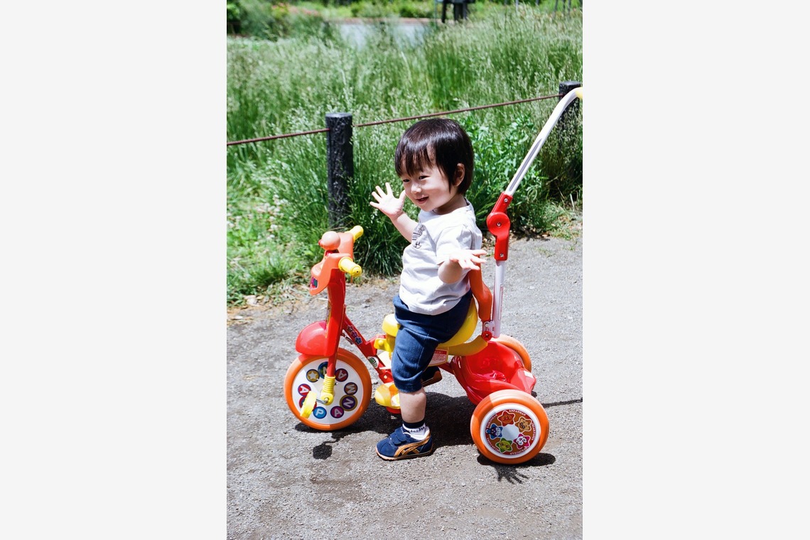 岡本静人が撮影した「息子との思い出の日々」の写真