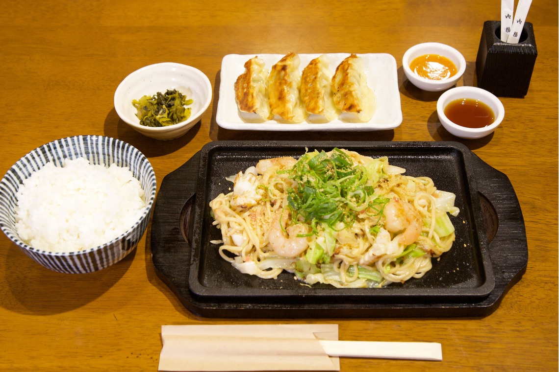 樋上　将太が撮影した写真のアルバム「焼そば専門店みなはれ」