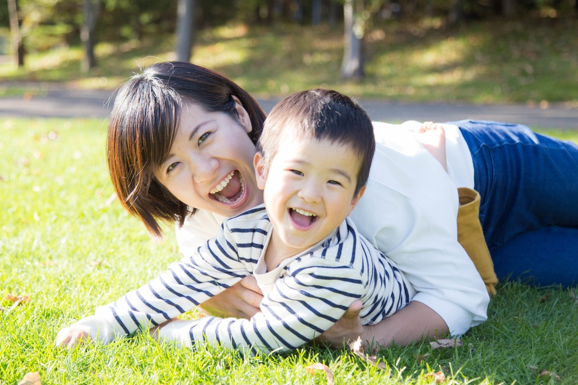 Happy with Photosが出張撮影した家族写真(キッズ,ベビーフォト)などが写った「家族写真・年賀状写真＠札幌市清田区・平岡公園」の家族写真