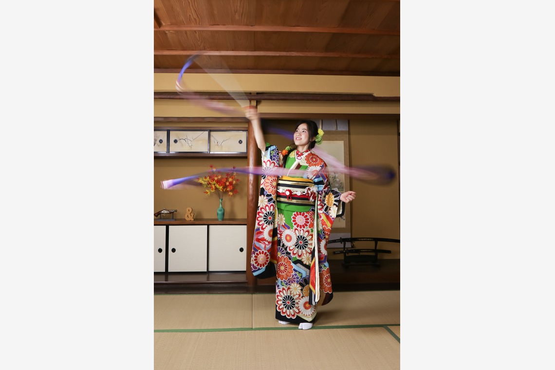 スマイルハンターが出張撮影した家族写真(キッズ,ベビーフォト)などが写った「成人式フォト」の家族写真