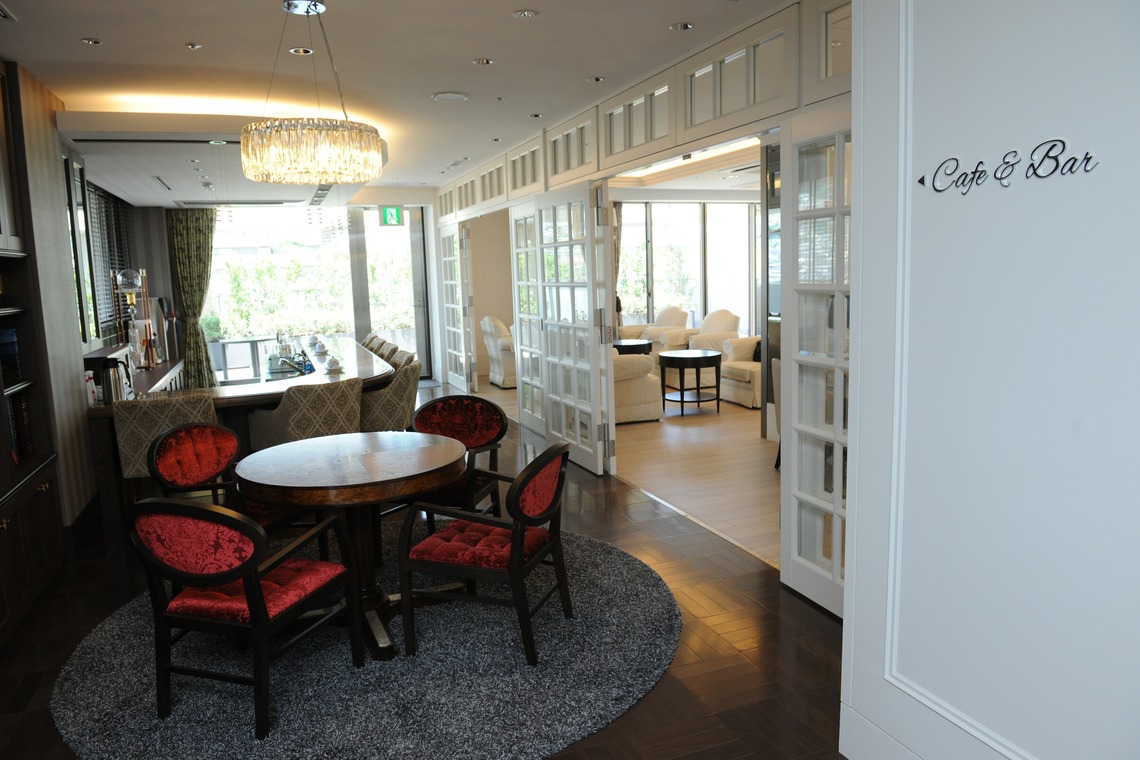 藤尾輝弘/フォトオフィスバドが撮影した写真のアルバム「老人向け高級マンション」