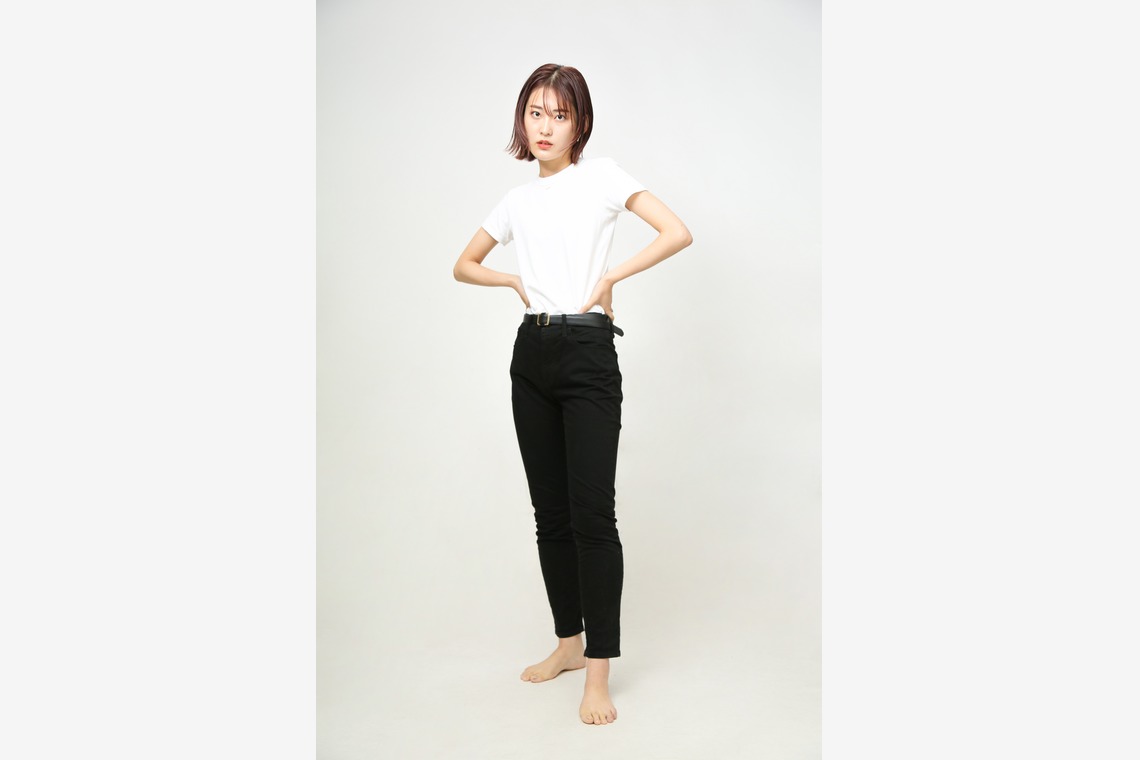 土門巧が撮影した写真のアルバム「宣材ポートレート」