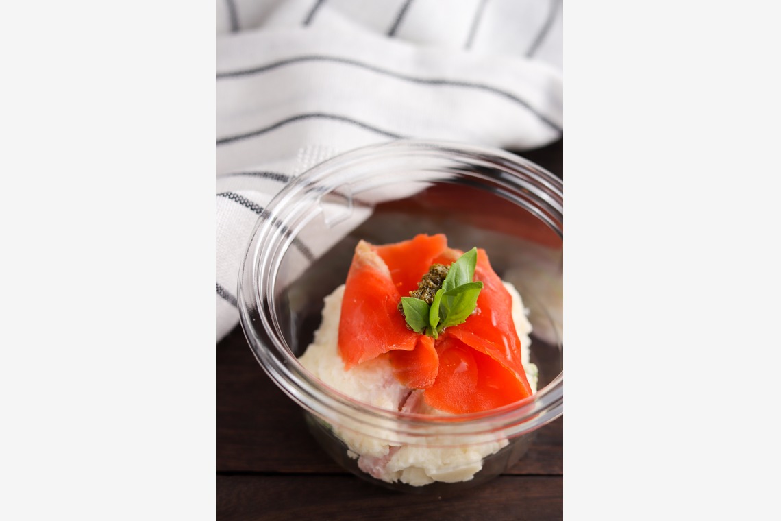 秋山諒輔が撮影した写真のアルバム「商品撮影」