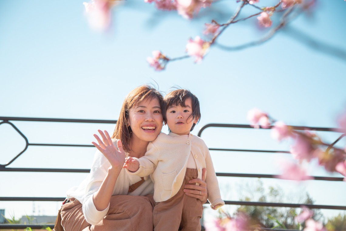 ゆのみふぉとが出張撮影した家族写真(キッズ,ベビーフォト)などが写った「桜とお写真」の家族写真