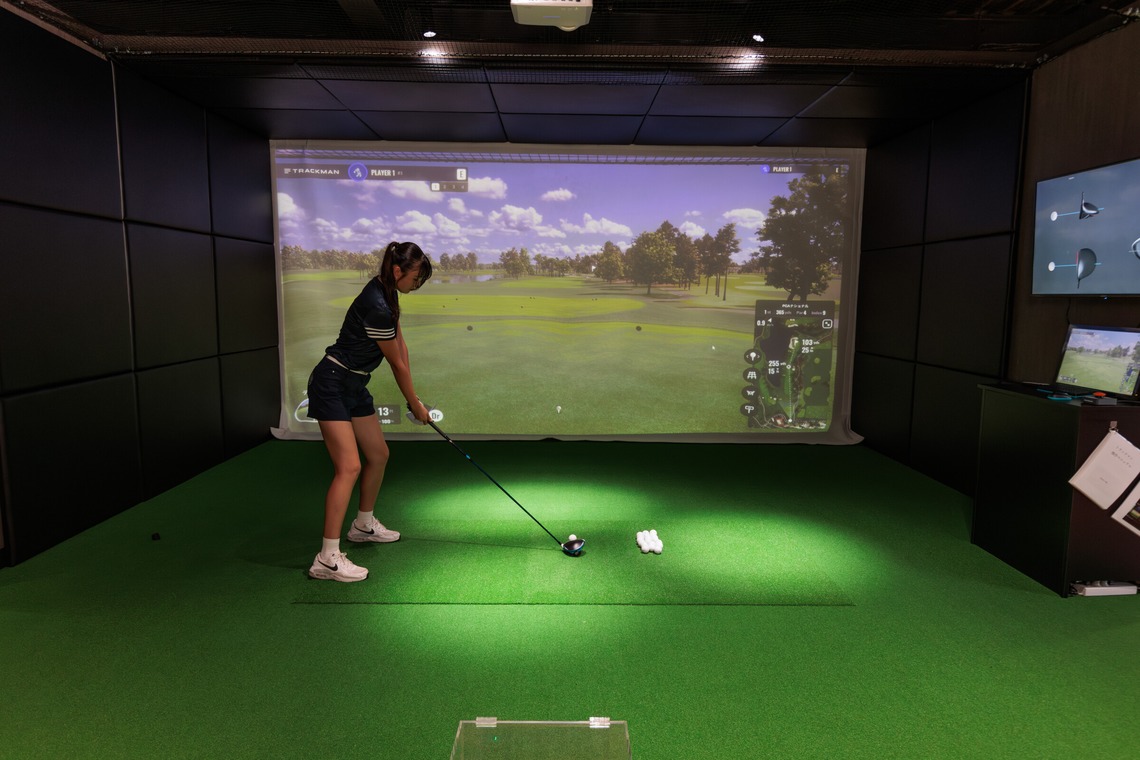 イトウ　ノブミチが撮影した「インドアゴルフ練習場撮影例_01」の写真