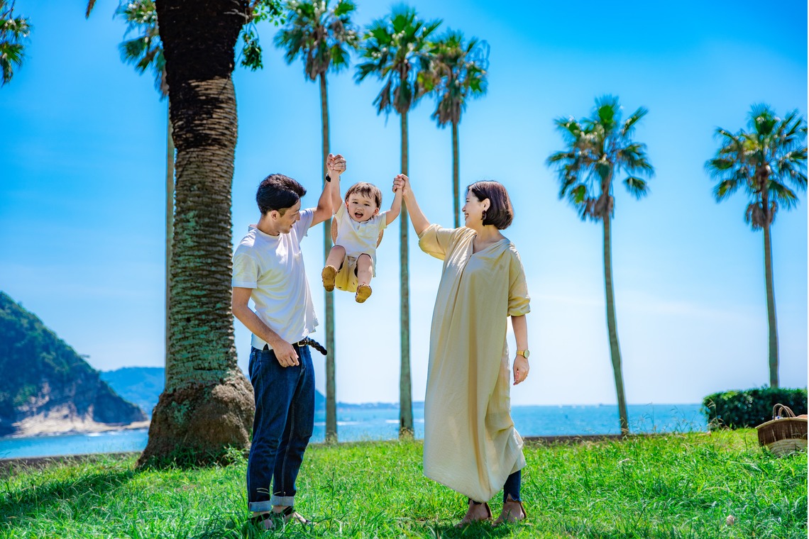 サキヤマ リエが撮影した家族写真の出張撮影のアルバム「逗子マリーナ・青空の家族写真・マタニティフォト」