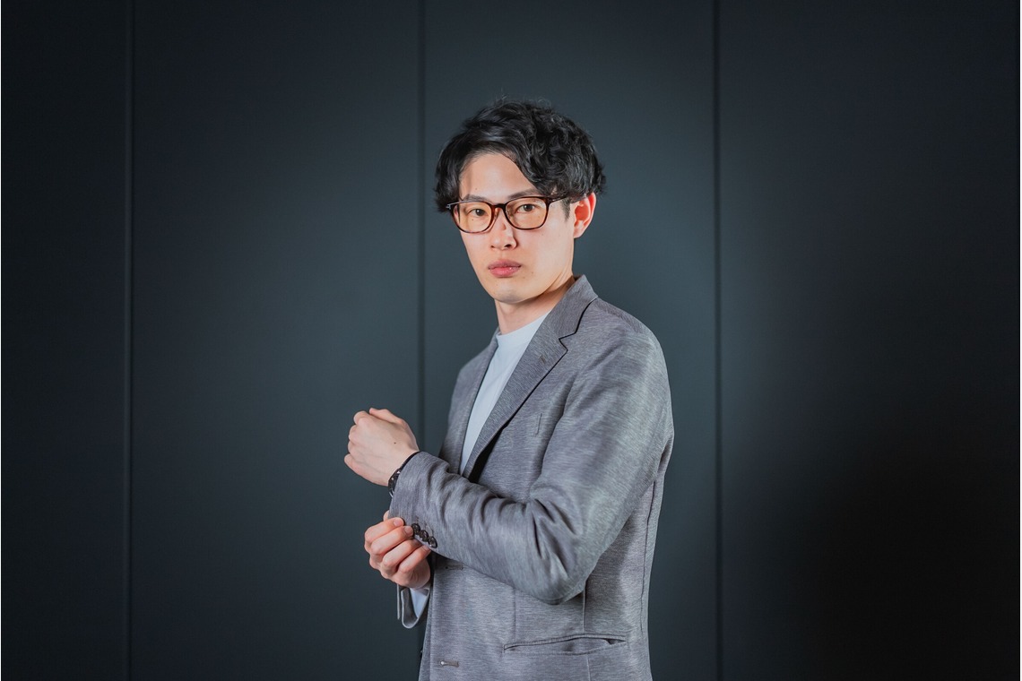 玉城　肇が撮影した「会議室でのプロフィール撮影」の写真