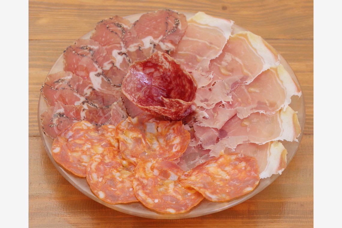 森安　照が撮影した写真のアルバム「ビストロ・メニュー」