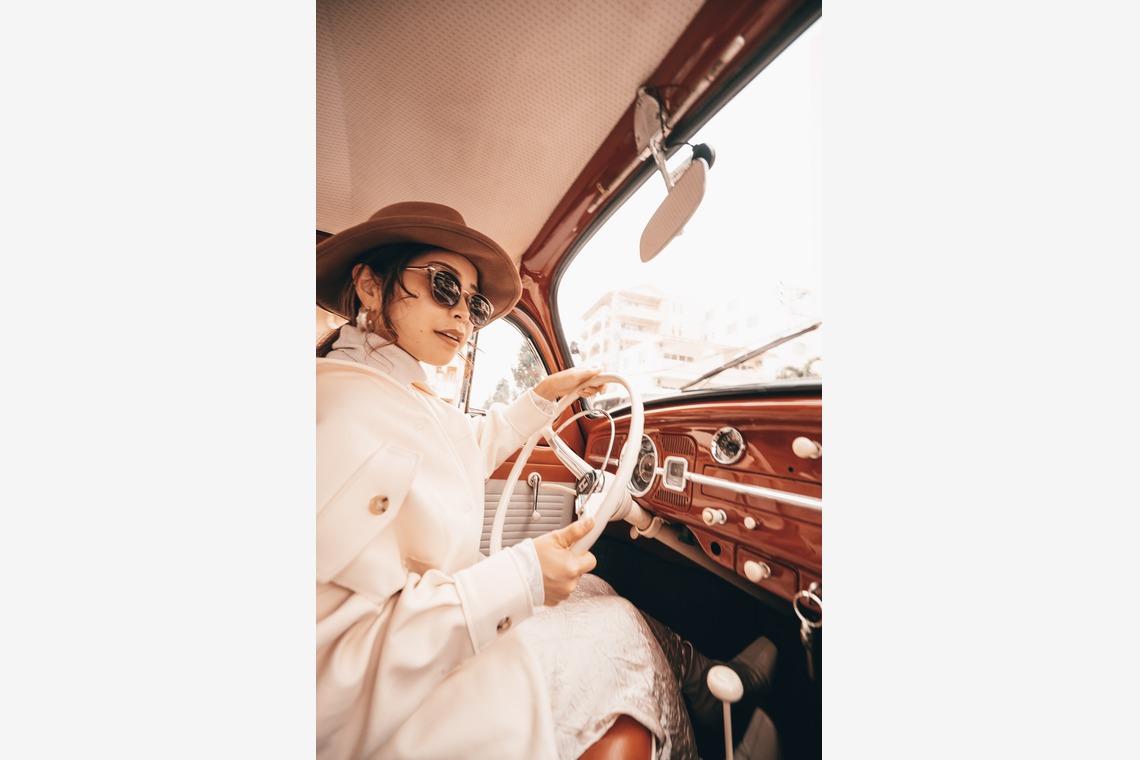 石井俊輔が撮影した写真のアルバム「Cars and Model Oki」