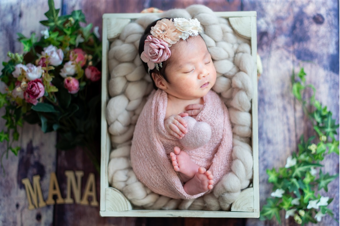 サキヤマ リエが撮影した写真のアルバム「ピンク系・オーロラ姫風・女の子のニューボーンフォト 」