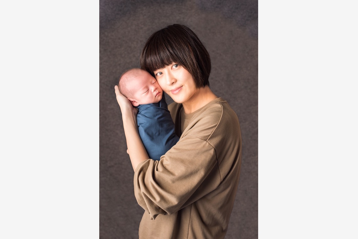 AXiS Photo Service 伊神 菜穂子が撮影したニューボーンフォトのアルバム「＜アート性の高いニューボーンフォト＞ご自宅の4畳スペースが撮影スタジオに！」