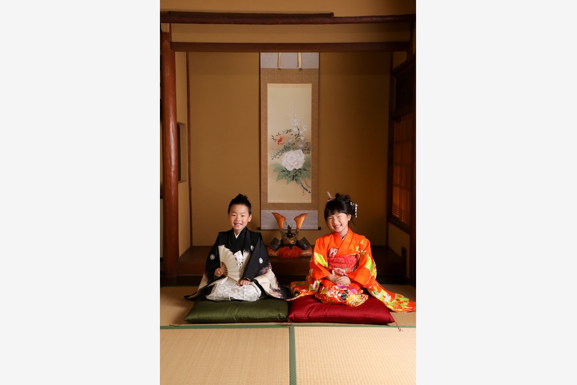 スマイルハンターが出張撮影した家族写真(キッズ,ベビーフォト)などが写った「七五三京町家フォト」の家族写真