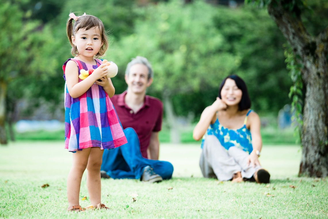 松井シンジが撮影した「家族写真（屋内・屋外）」の写真