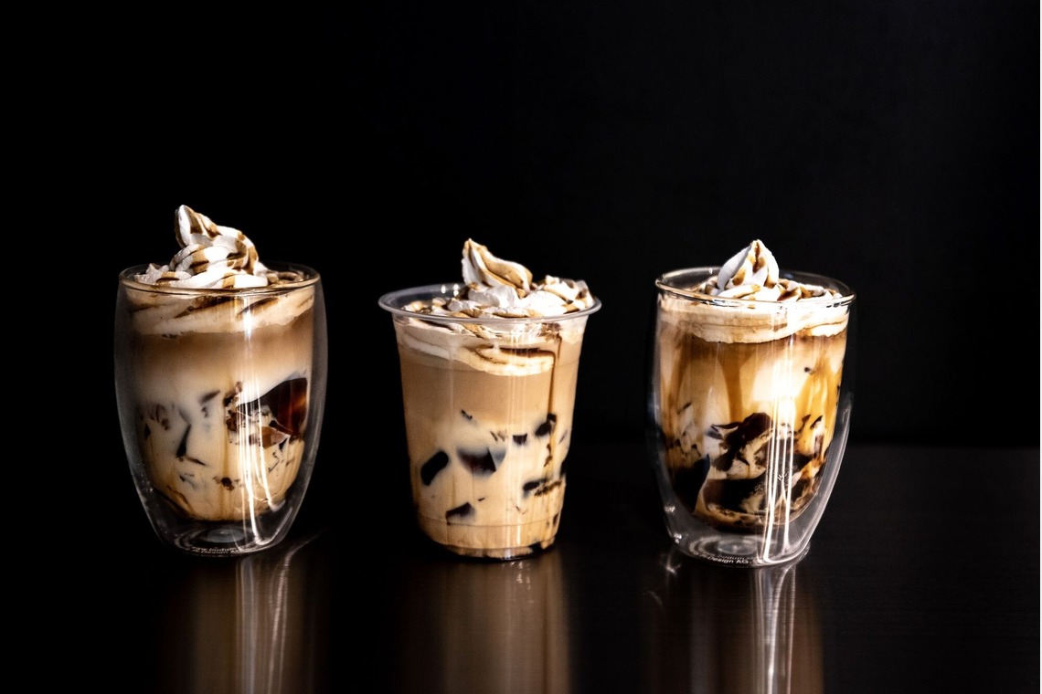 小倉里奈が撮影した写真のアルバム「フードフォト」