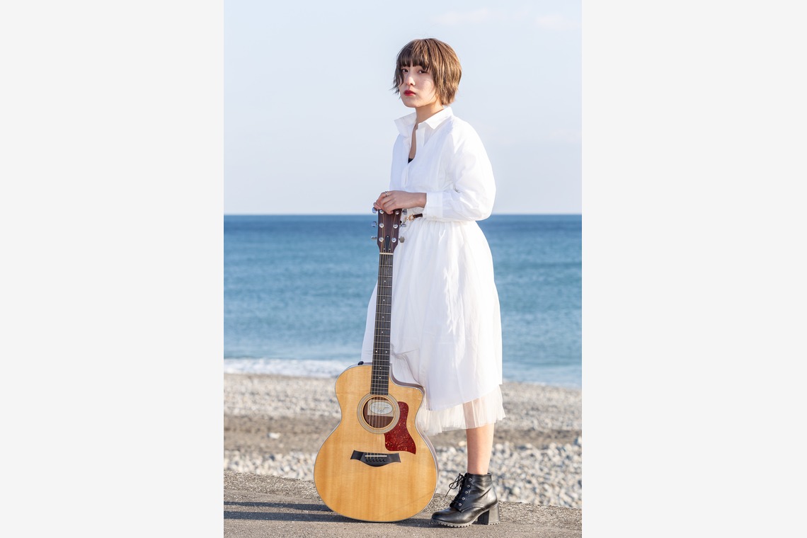 酒井 真於が撮影した「海辺アー写」の写真