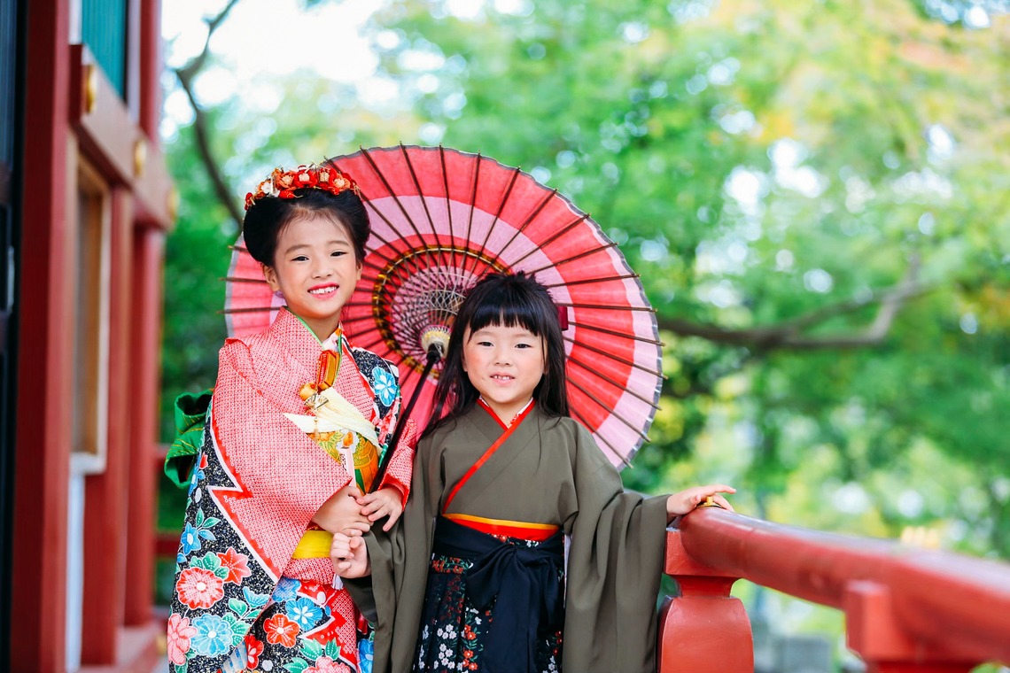出張撮影HUG TIMEが撮影した「七五三お詣り撮影〜多摩浅間神社〜」の写真