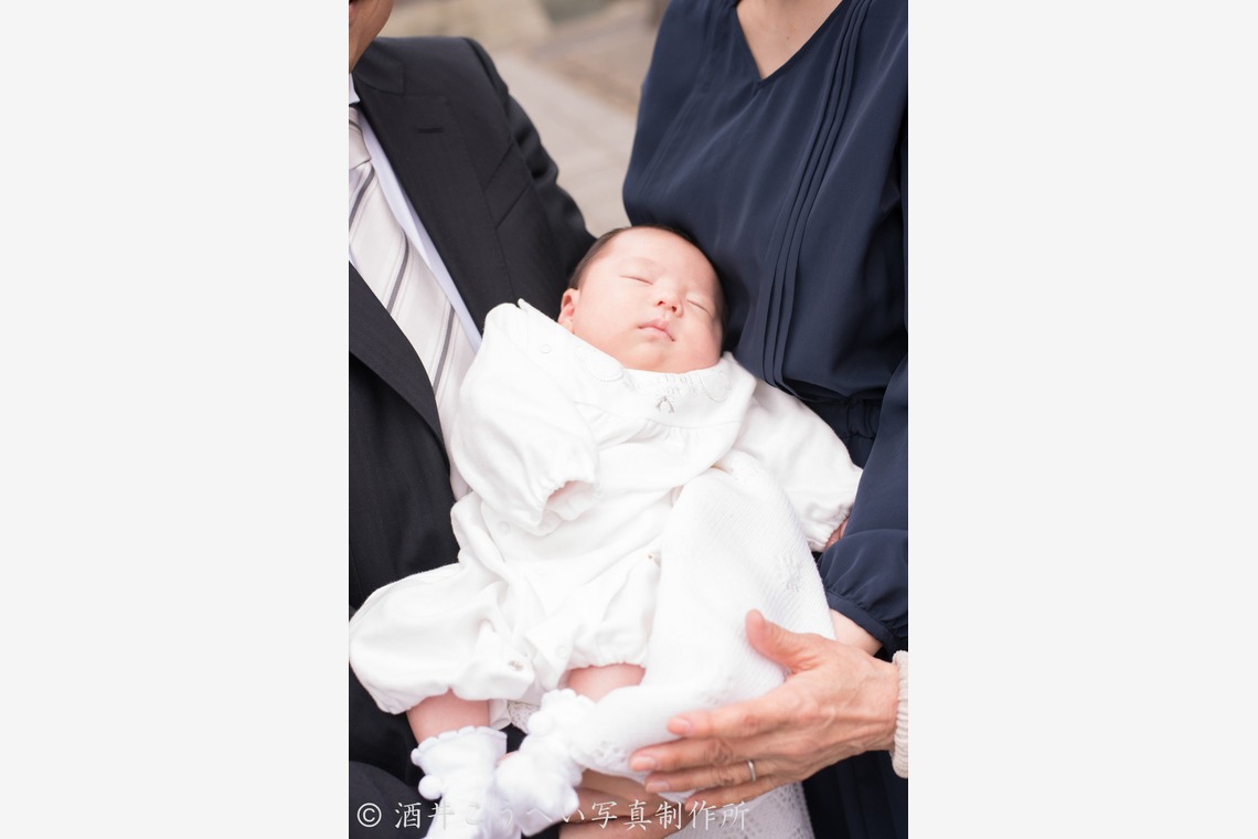 酒井こうへい写真製作所が出張撮影した家族写真(キッズ,ベビーフォト)などが写った「お宮参り・町田天満宮」の家族写真