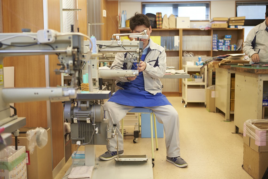 岩瀬泰治が撮影した「職場取材」の写真