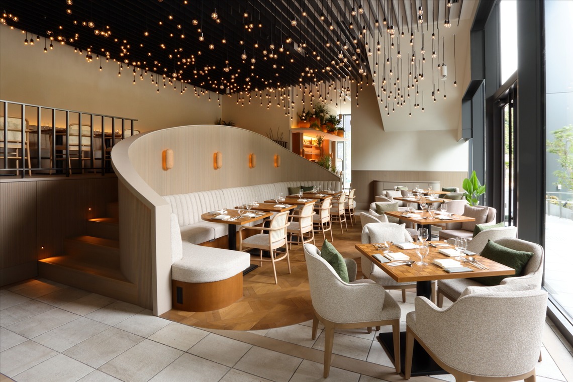 森安　照が撮影した「ホテル・レストラン（料理・ワイン・シャンパン・シェフ・ホールスタッフ・内観・イメージカット）」の写真