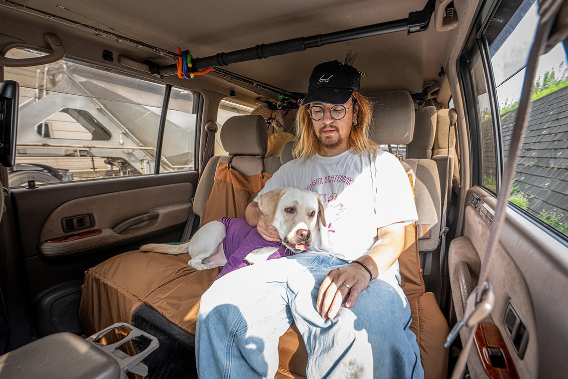 吉田佳央が撮影した写真のアルバム「DOG SHOOTING」